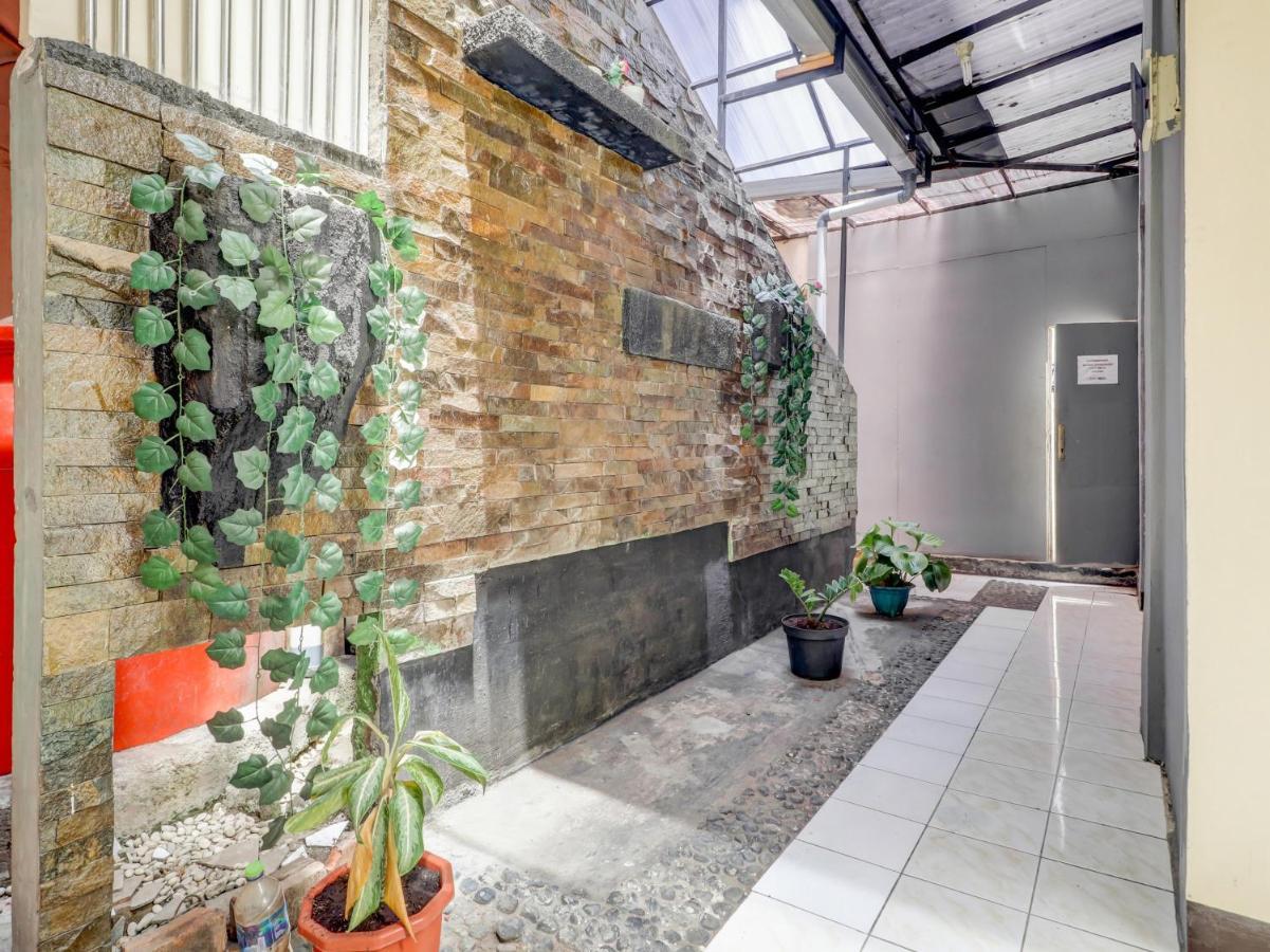 Oyo 3341 Ten Guest House 반둥 외부 사진